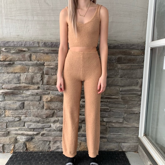 Tan Fuzzy 2 Piece Set NWT - Picture 6 of 9